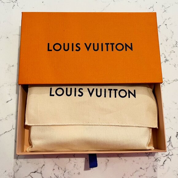 Black Leather Louis Vuitton Zippy Wallet - Picture 6 of 10